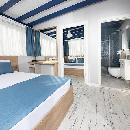 Marina Hotel 3*